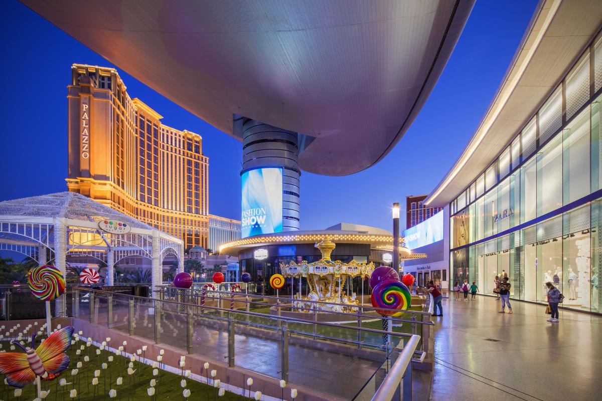 revolution favor Trofast Holiday Shopping in Las Vegas | Malls, Outlets & Boutiques