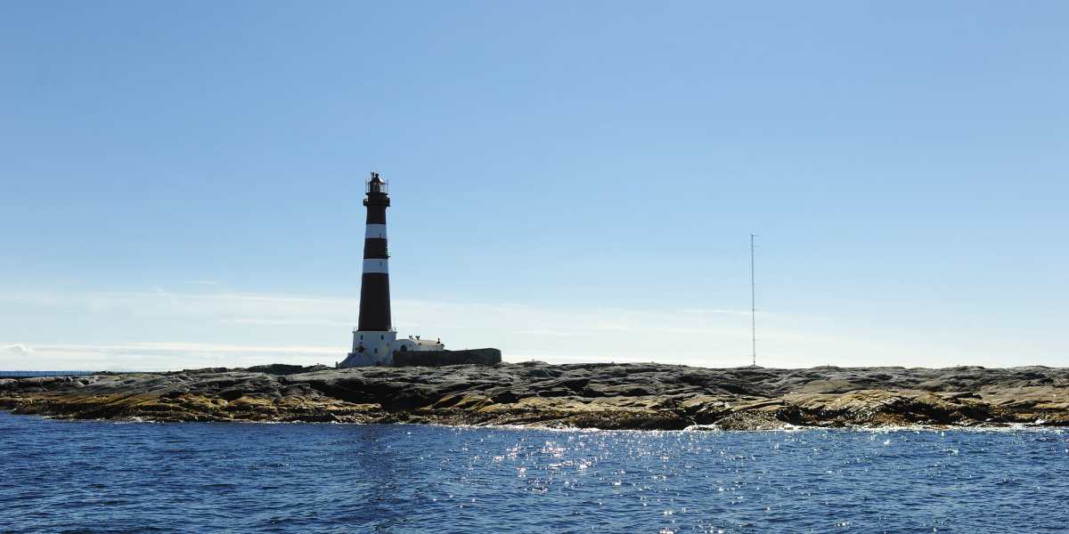 lighthouse_c22248c4-c7b1-448b-8124-385d6