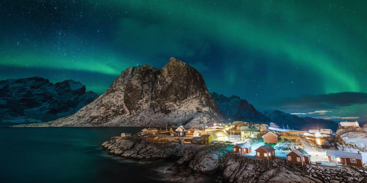 Aurora Boreal, ilhas Lofoten, Noruega. Luz Foto stock 1555680002