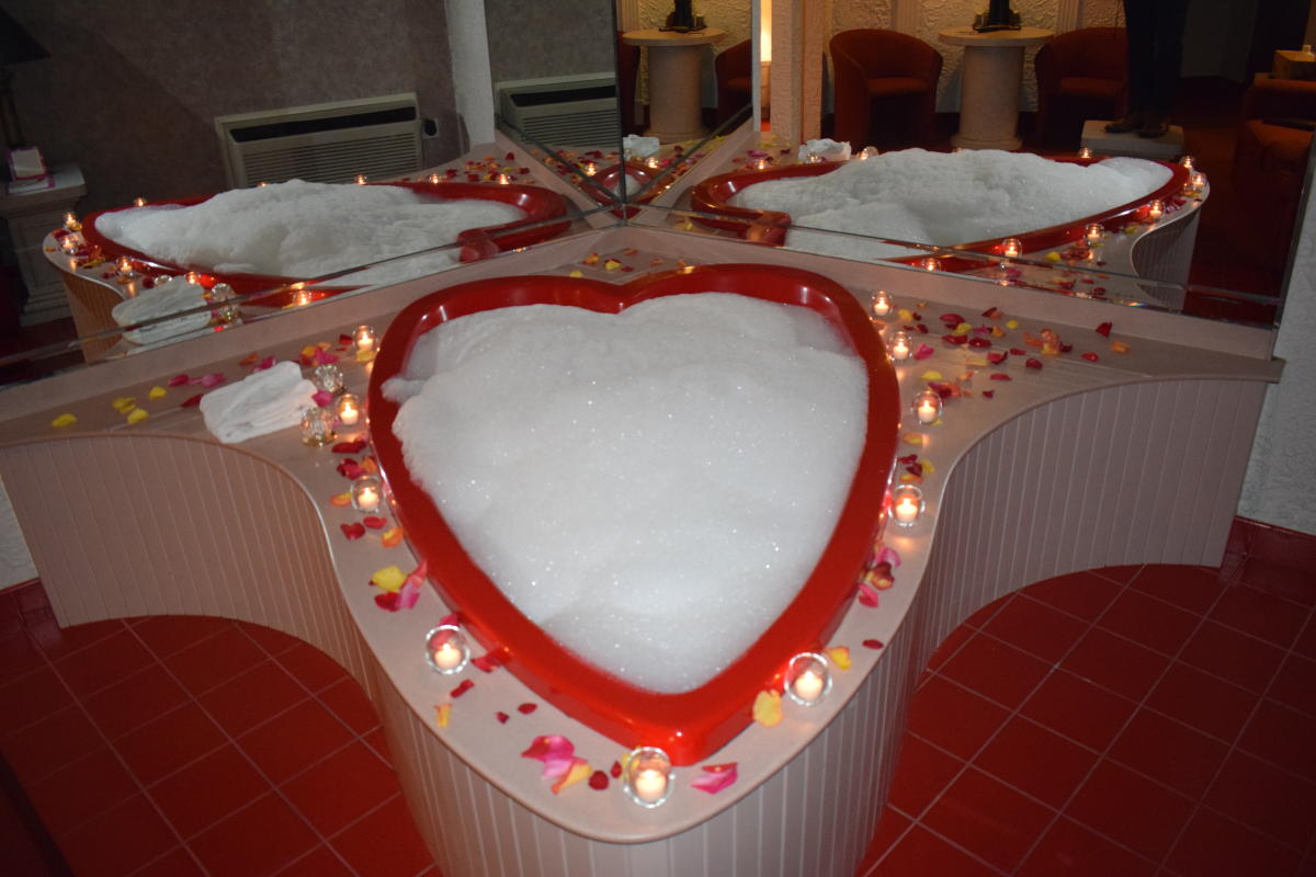 Heart Shaped Tubs Paradise Stream Resort Cove Haven Resort