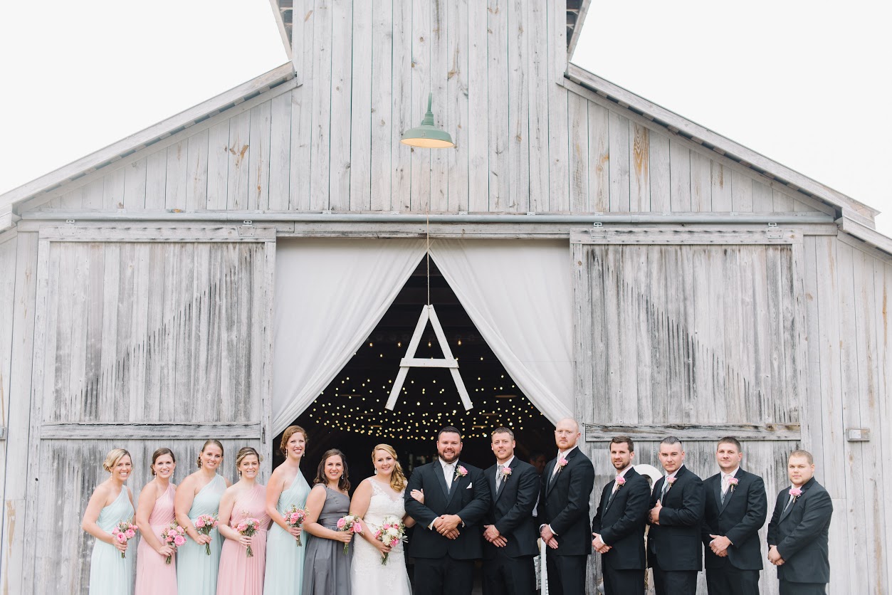 wedding-party-outside-of-barn